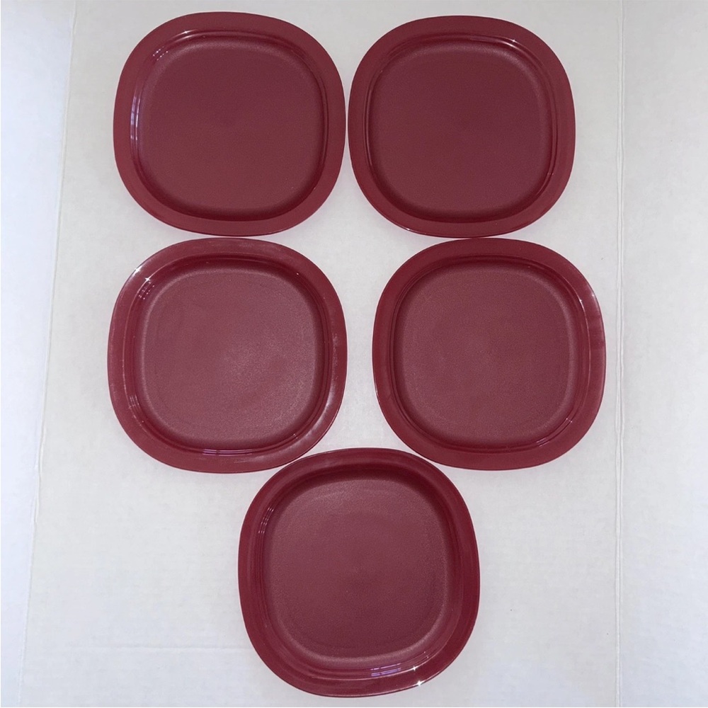 Tupperware Microwave Reheatable Plates 7.5 inches Set 5  red Wine New